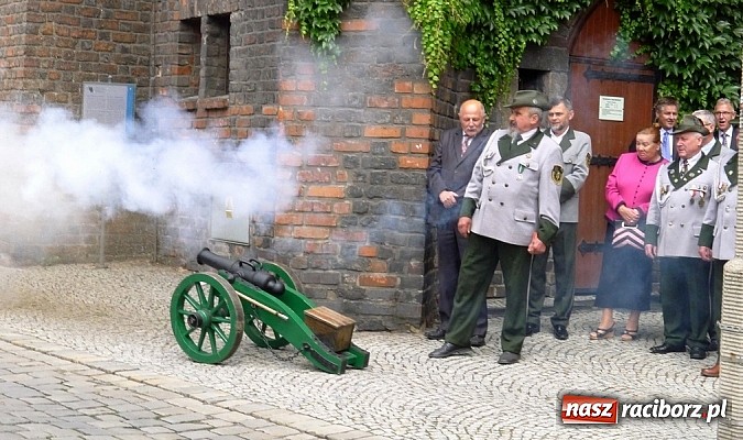 Zdjęcie w galerii na portalu naszraciborz.pl: Obchody X rocznicy wznowienia działalności Bractwa Kurkowego wiadomości z regionu