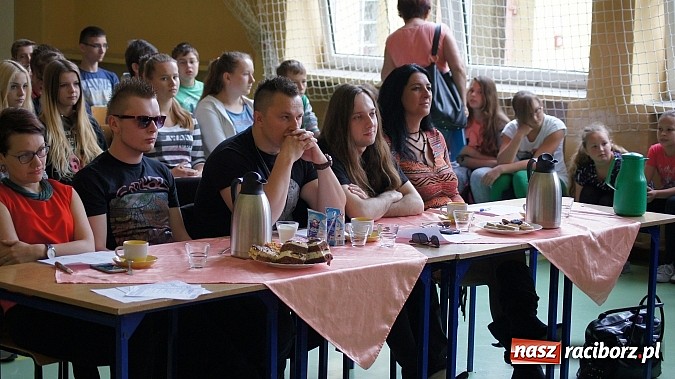 Zdjęcie w galerii na portalu naszraciborz.pl: III edycja powiatowego konkursu muzycznego z języka angielskiego w gimnazjum Pietrowicach Wielkich wiadomości z regionu