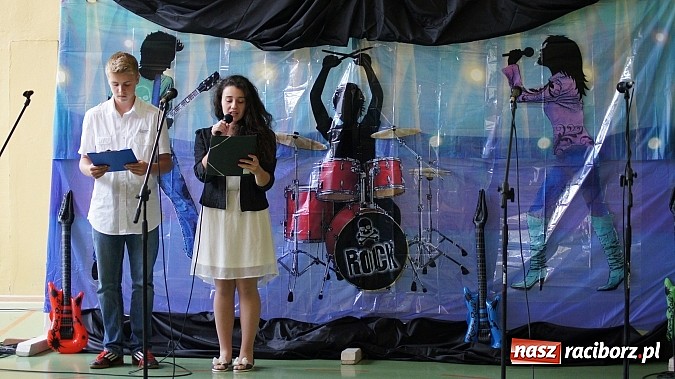 Zdjęcie w galerii na portalu naszraciborz.pl: III edycja powiatowego konkursu muzycznego z języka angielskiego w gimnazjum Pietrowicach Wielkich wiadomości z regionu