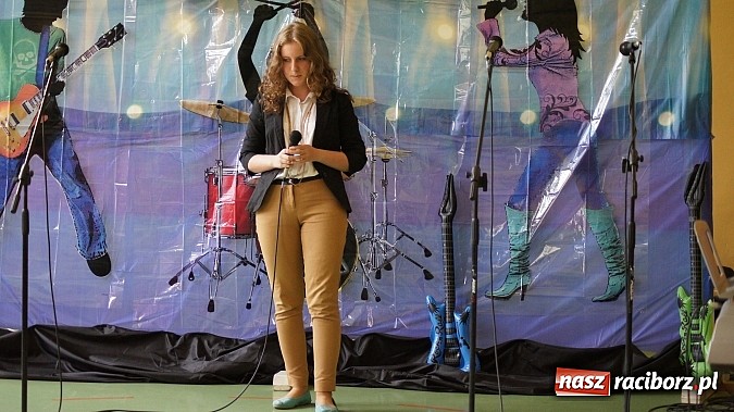 Zdjęcie w galerii na portalu naszraciborz.pl: III edycja powiatowego konkursu muzycznego z języka angielskiego w gimnazjum Pietrowicach Wielkich wiadomości z regionu