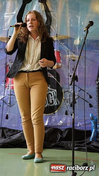 Zdjęcie w galerii na portalu naszraciborz.pl: III edycja powiatowego konkursu muzycznego z języka angielskiego w gimnazjum Pietrowicach Wielkich wiadomości z regionu