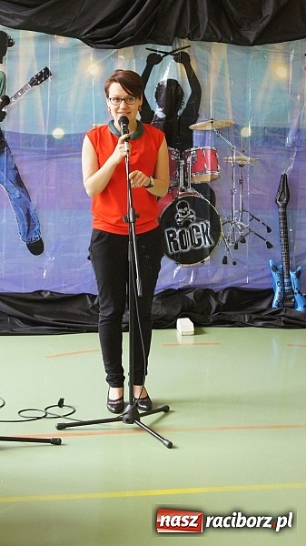 Zdjęcie w galerii na portalu naszraciborz.pl: III edycja powiatowego konkursu muzycznego z języka angielskiego w gimnazjum Pietrowicach Wielkich wiadomości z regionu