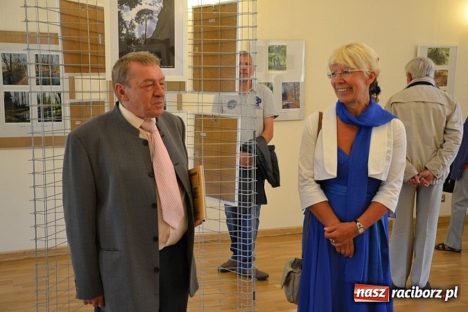 Zdjęcie w galerii na portalu naszraciborz.pl: Symfonia mojego serca - wernisaż fotografii Tomasa Sladecka na zamku  wiadomości z regionu