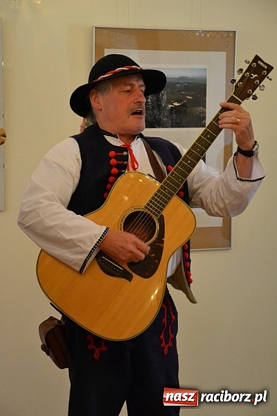 Zdjęcie w galerii na portalu naszraciborz.pl: Symfonia mojego serca - wernisaż fotografii Tomasa Sladecka na zamku  wiadomości z regionu