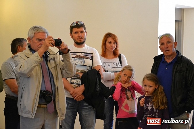 Zdjęcie w galerii na portalu naszraciborz.pl: Symfonia mojego serca - wernisaż fotografii Tomasa Sladecka na zamku  wiadomości z regionu