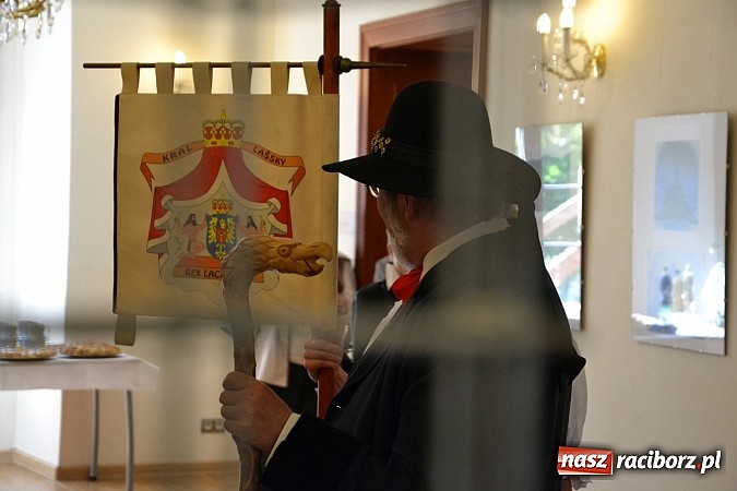 Zdjęcie w galerii na portalu naszraciborz.pl: Symfonia mojego serca - wernisaż fotografii Tomasa Sladecka na zamku  wiadomości z regionu