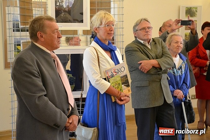 Zdjęcie w galerii na portalu naszraciborz.pl: Symfonia mojego serca - wernisaż fotografii Tomasa Sladecka na zamku  wiadomości z regionu