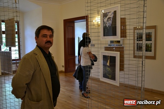 Zdjęcie w galerii na portalu naszraciborz.pl: Symfonia mojego serca - wernisaż fotografii Tomasa Sladecka na zamku  wiadomości z regionu