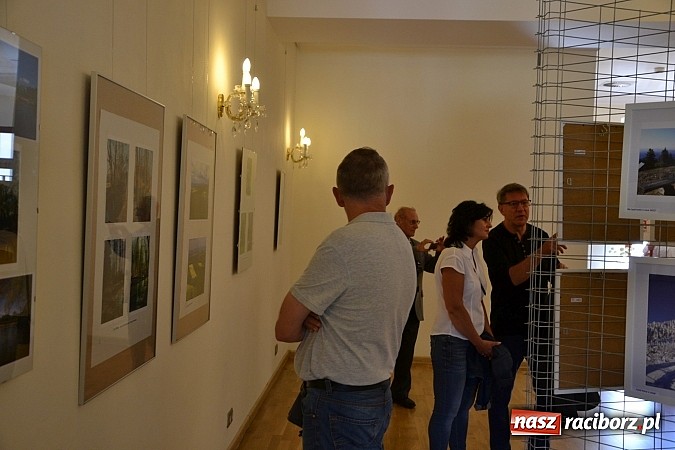 Zdjęcie w galerii na portalu naszraciborz.pl: Symfonia mojego serca - wernisaż fotografii Tomasa Sladecka na zamku  wiadomości z regionu