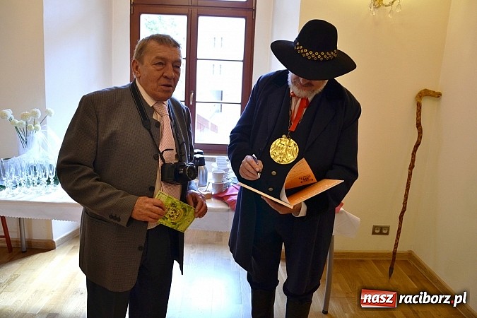 Zdjęcie w galerii na portalu naszraciborz.pl: Symfonia mojego serca - wernisaż fotografii Tomasa Sladecka na zamku  wiadomości z regionu