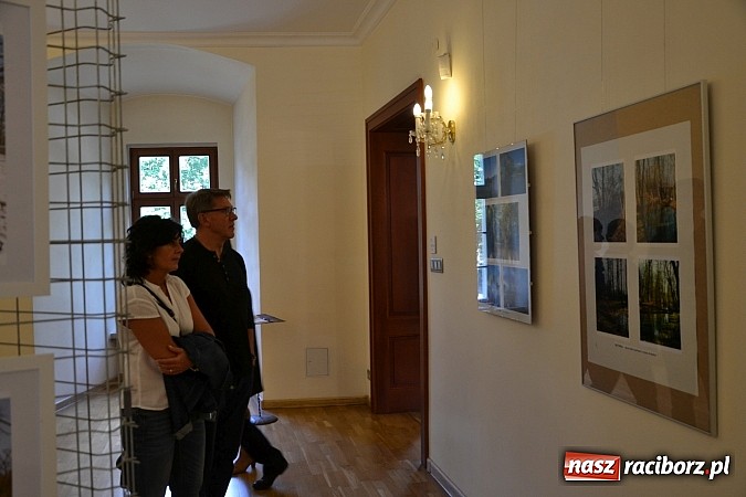 Zdjęcie w galerii na portalu naszraciborz.pl: Symfonia mojego serca - wernisaż fotografii Tomasa Sladecka na zamku  wiadomości z regionu