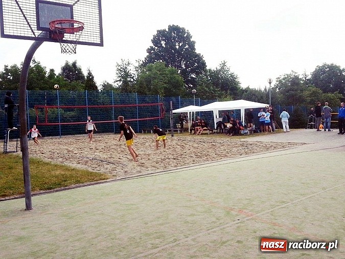 Zdjęcie w galerii na portalu naszraciborz.pl: ﻿Brązowy medal Mistrzostw Śląska Młodzików w Siatkówce Plażowej dla siatkarzy KS AZS Rafako Racibórz  wiadomości z regionu