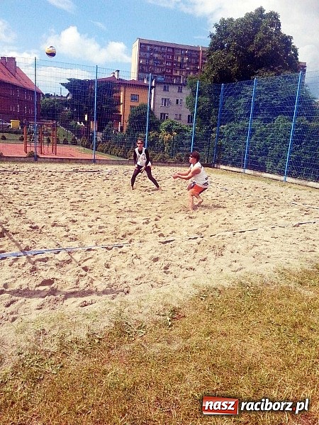 Zdjęcie w galerii na portalu naszraciborz.pl: ﻿Brązowy medal Mistrzostw Śląska Młodzików w Siatkówce Plażowej dla siatkarzy KS AZS Rafako Racibórz  wiadomości z regionu
