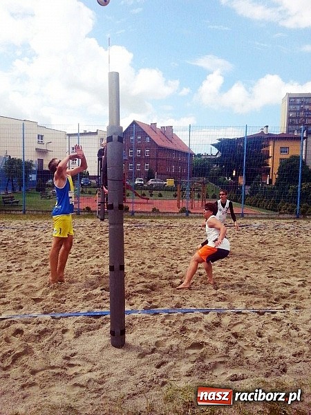 Zdjęcie w galerii na portalu naszraciborz.pl: ﻿Brązowy medal Mistrzostw Śląska Młodzików w Siatkówce Plażowej dla siatkarzy KS AZS Rafako Racibórz  wiadomości z regionu