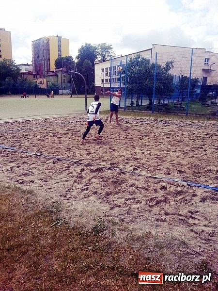 Zdjęcie w galerii na portalu naszraciborz.pl: ﻿Brązowy medal Mistrzostw Śląska Młodzików w Siatkówce Plażowej dla siatkarzy KS AZS Rafako Racibórz  wiadomości z regionu
