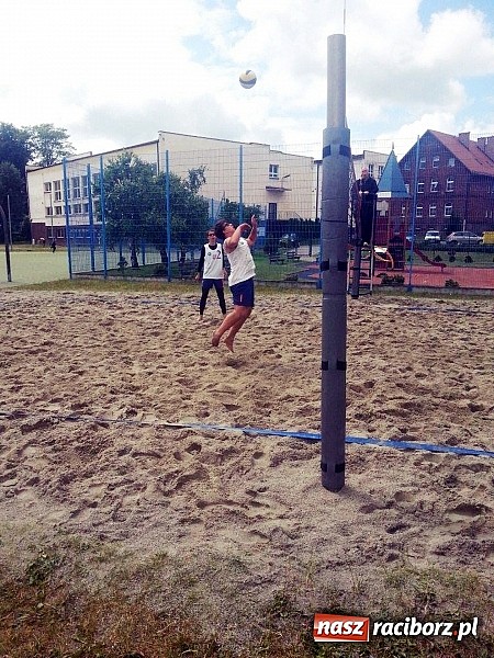 Zdjęcie w galerii na portalu naszraciborz.pl: ﻿Brązowy medal Mistrzostw Śląska Młodzików w Siatkówce Plażowej dla siatkarzy KS AZS Rafako Racibórz  wiadomości z regionu