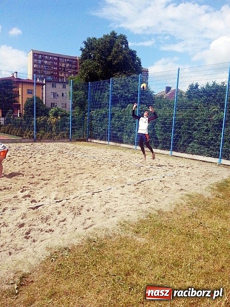 Zdjęcie w galerii na portalu naszraciborz.pl: ﻿Brązowy medal Mistrzostw Śląska Młodzików w Siatkówce Plażowej dla siatkarzy KS AZS Rafako Racibórz  wiadomości z regionu
