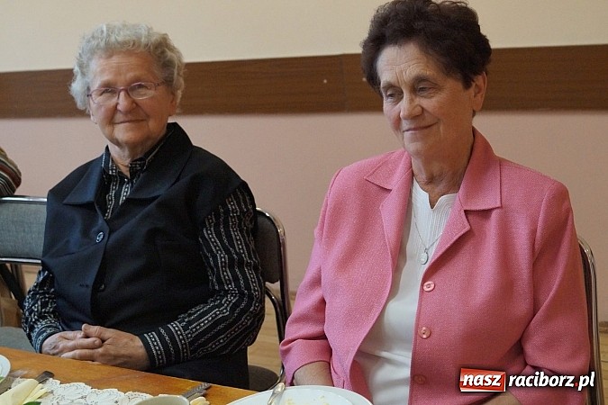 Zdjęcie w galerii na portalu naszraciborz.pl: Dzień Matki i Ojca u seniorów w Nędzy z piosenką i tańcem  wiadomości z regionu