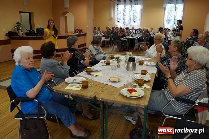 Zdjęcie w galerii na portalu naszraciborz.pl: Dzień Matki i Ojca u seniorów w Nędzy z piosenką i tańcem  wiadomości z regionu