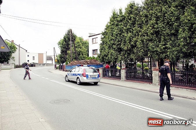 Zdjęcie w galerii na portalu naszraciborz.pl: Racibórz-Sudół. Wjechał traktorem na cudzą posesję wiadomości z regionu