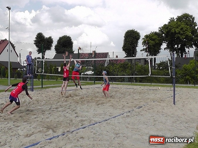 Zdjęcie w galerii na portalu naszraciborz.pl: V turniej siatkówki plażowej w Chałupkach za nami wiadomości z regionu