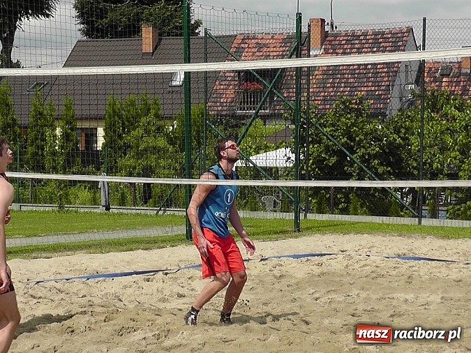 Zdjęcie w galerii na portalu naszraciborz.pl: V turniej siatkówki plażowej w Chałupkach za nami wiadomości z regionu