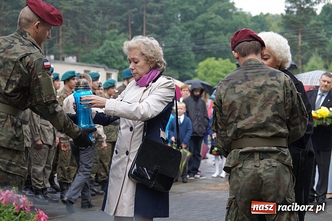 Zdjęcie w galerii na portalu naszraciborz.pl: W Górkach Śl. uczcili ofiary marszu śmierci wiadomości z regionu