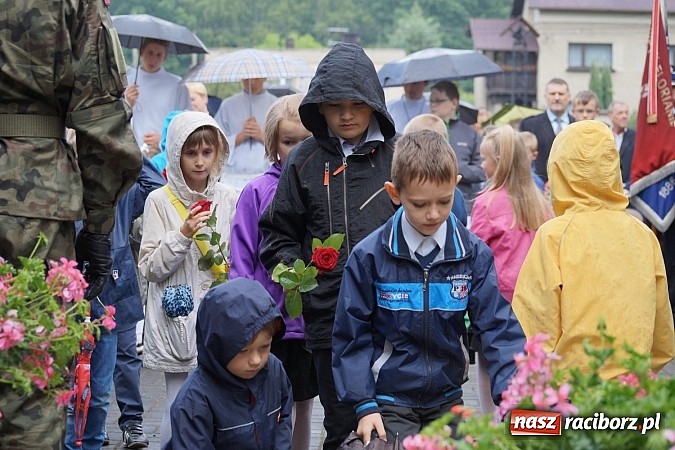 Zdjęcie w galerii na portalu naszraciborz.pl: W Górkach Śl. uczcili ofiary marszu śmierci wiadomości z regionu