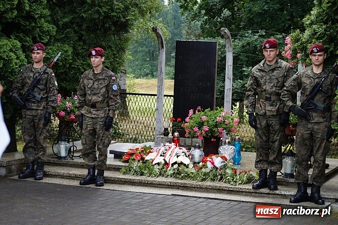 Zdjęcie w galerii na portalu naszraciborz.pl: W Górkach Śl. uczcili ofiary marszu śmierci wiadomości z regionu