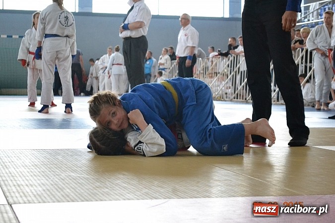 Zdjęcie w galerii na portalu naszraciborz.pl: Najmłodsi Łamatorzy na podsumowaniu Ligi wiadomości z regionu