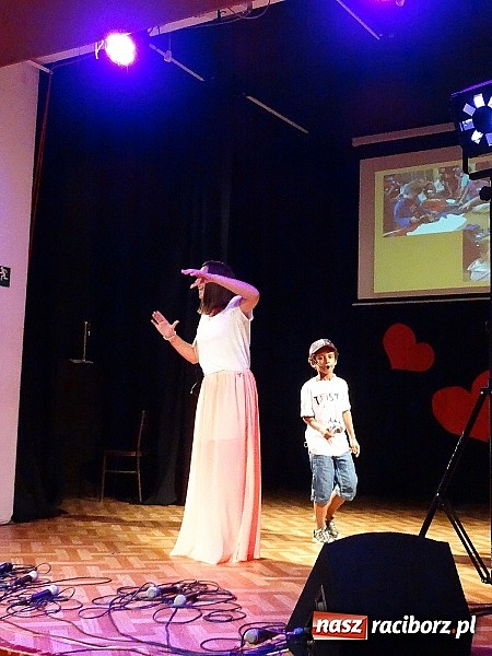 Zdjęcie w galerii na portalu naszraciborz.pl: Koncert Młodzieżowego Domu Kultury dla gości z Walii  wiadomości z regionu
