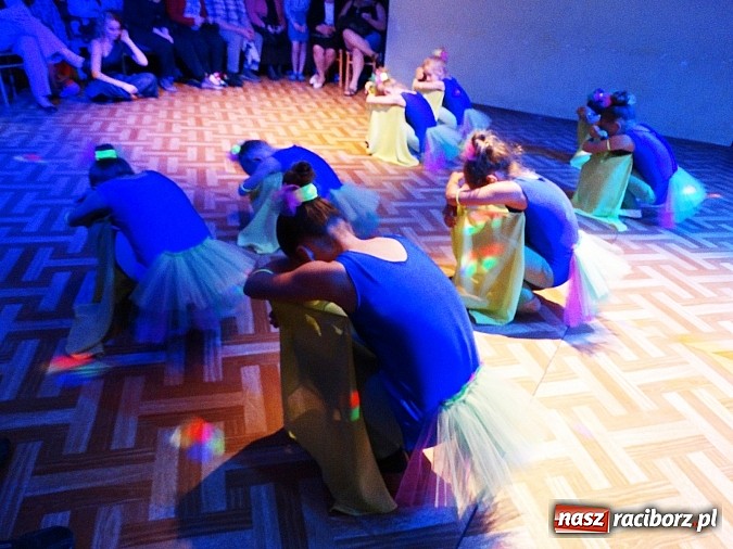 Zdjęcie w galerii na portalu naszraciborz.pl: Koncert Młodzieżowego Domu Kultury dla gości z Walii  wiadomości z regionu