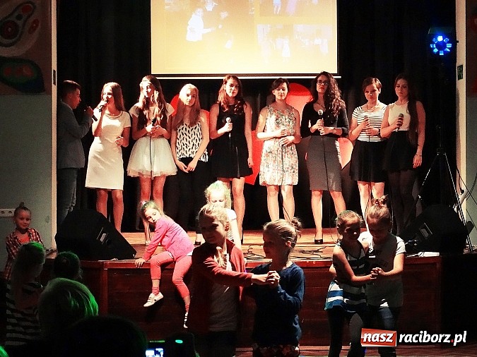 Zdjęcie w galerii na portalu naszraciborz.pl: Koncert Młodzieżowego Domu Kultury dla gości z Walii  wiadomości z regionu