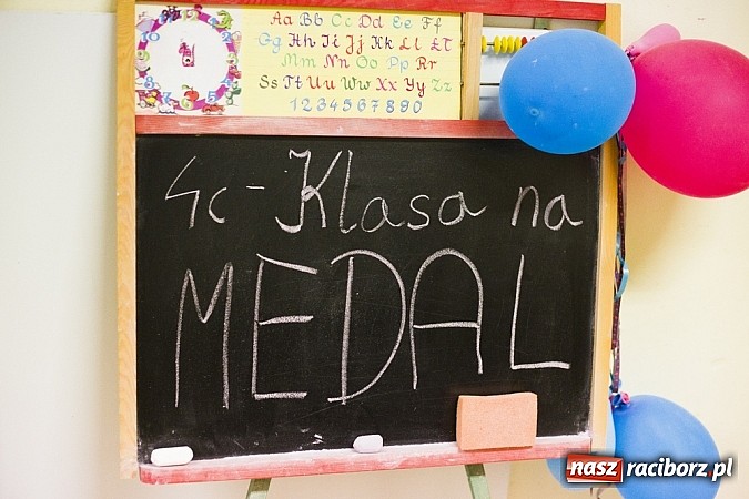 Zdjęcie w galerii na portalu naszraciborz.pl: Klasa na medal w Szkole Podstawowej nr 1 wiadomości z regionu
