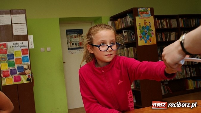 Zdjęcie w galerii na portalu naszraciborz.pl: Uczniowie ZSP 3 zagrali w grę biblioteczną Bractwo PAX  wiadomości z regionu