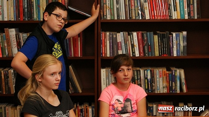 Zdjęcie w galerii na portalu naszraciborz.pl: Uczniowie ZSP 3 zagrali w grę biblioteczną Bractwo PAX  wiadomości z regionu