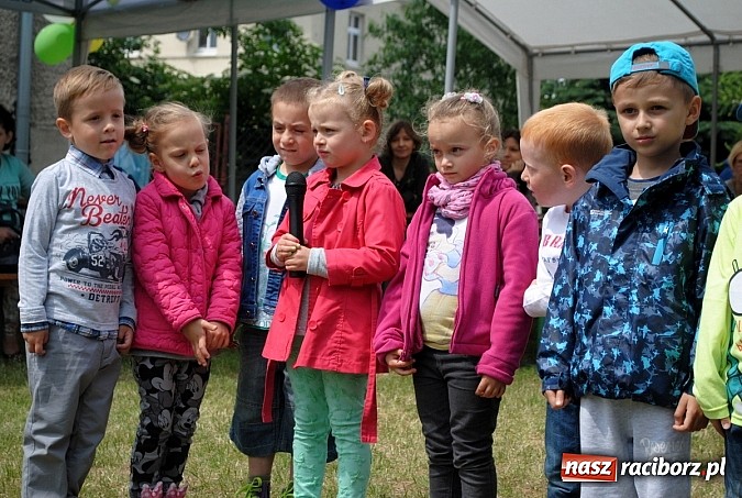 Zdjęcie w galerii na portalu naszraciborz.pl: Wojowie z IX wieku i współczesny strongman na Pikniku Rodzinnym w Kietrzu wiadomości z regionu