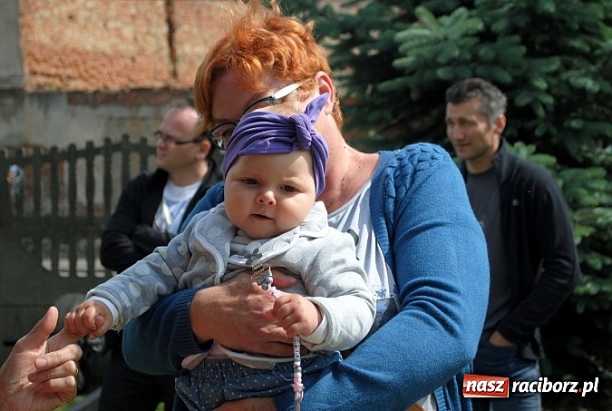 Zdjęcie w galerii na portalu naszraciborz.pl: Wojowie z IX wieku i współczesny strongman na Pikniku Rodzinnym w Kietrzu wiadomości z regionu