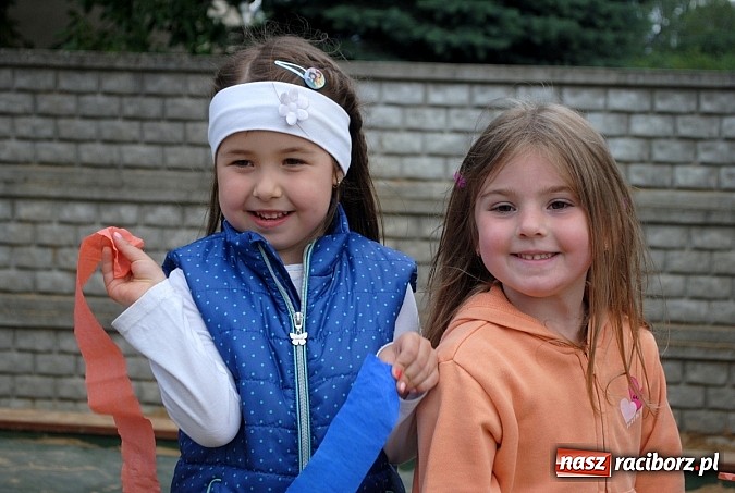 Zdjęcie w galerii na portalu naszraciborz.pl: Wojowie z IX wieku i współczesny strongman na Pikniku Rodzinnym w Kietrzu wiadomości z regionu