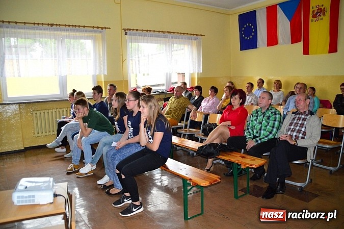Zdjęcie w galerii na portalu naszraciborz.pl: Nowe przyjaźnie, wyjazd do Hiszpanii, przygoda na całe życie - gimnazjum w Bieńkowicach podsumowało projekt Comenius wiadomości z regionu