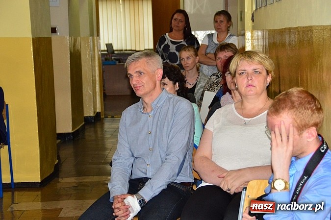 Zdjęcie w galerii na portalu naszraciborz.pl: Nowe przyjaźnie, wyjazd do Hiszpanii, przygoda na całe życie - gimnazjum w Bieńkowicach podsumowało projekt Comenius wiadomości z regionu