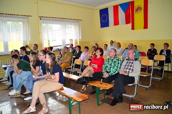 Zdjęcie w galerii na portalu naszraciborz.pl: Nowe przyjaźnie, wyjazd do Hiszpanii, przygoda na całe życie - gimnazjum w Bieńkowicach podsumowało projekt Comenius wiadomości z regionu