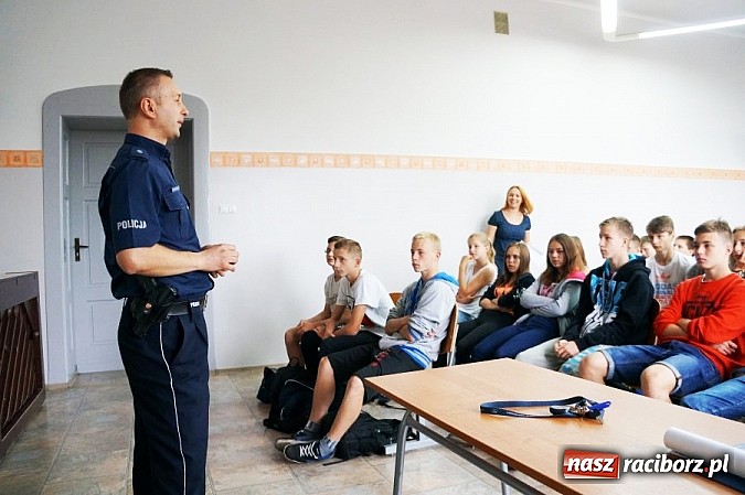 Zdjęcie w galerii na portalu naszraciborz.pl: Cykl spotkań z młodzieżą przed wakacjami wiadomości z regionu