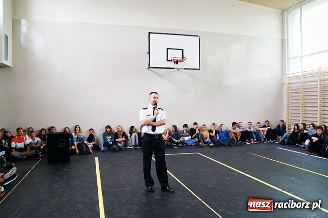 Zdjęcie w galerii na portalu naszraciborz.pl: Cykl spotkań z młodzieżą przed wakacjami wiadomości z regionu