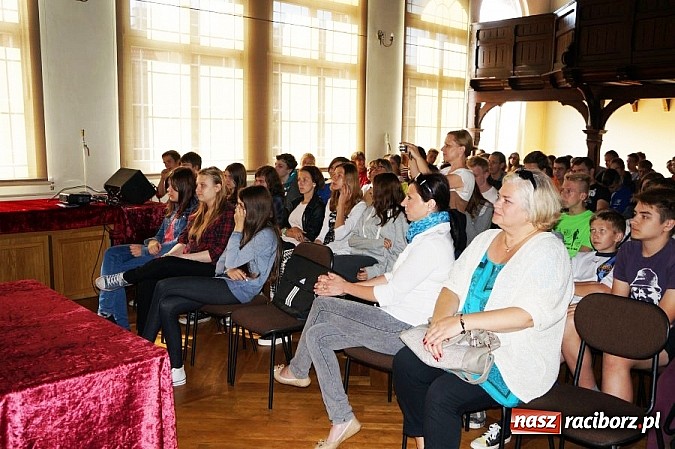 Zdjęcie w galerii na portalu naszraciborz.pl: Cykl spotkań z młodzieżą przed wakacjami wiadomości z regionu
