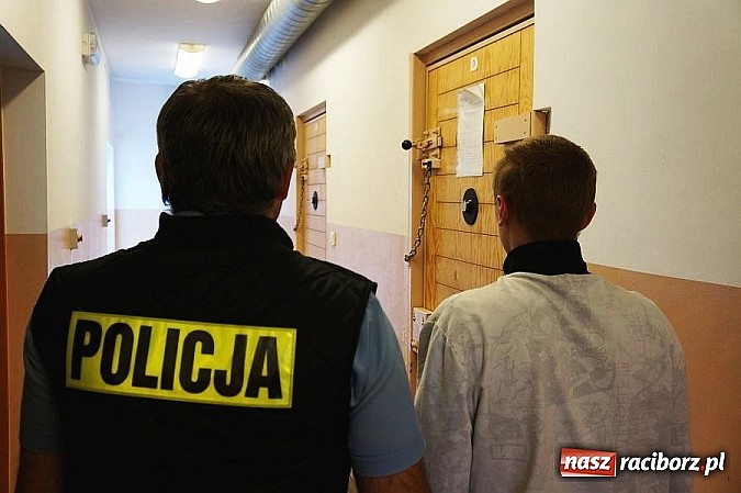 Zdjęcie w galerii na portalu naszraciborz.pl: Sześciu zatrzymanych usłyszało dwadzieścia zarzutów wiadomości z regionu