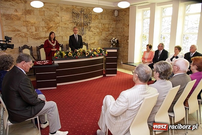 Zdjęcie w galerii na portalu naszraciborz.pl: I że Cię nie opuszczę aż do śmierci - złote gody w Urzędzie Stanu Cywilnego wiadomości z regionu