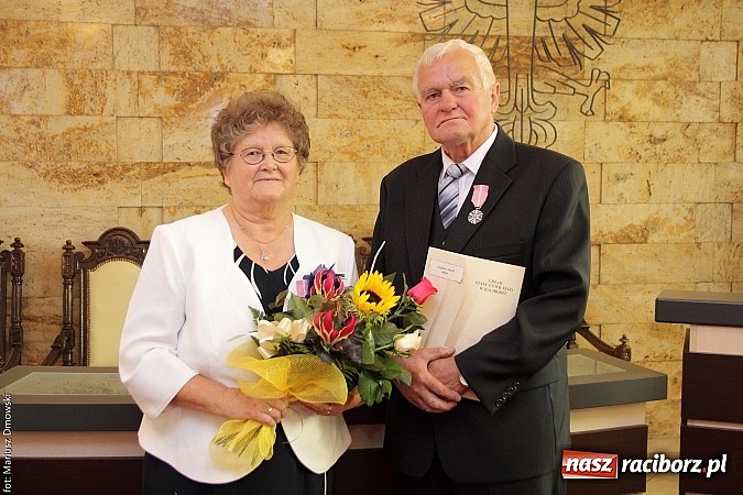 Zdjęcie w galerii na portalu naszraciborz.pl: I że Cię nie opuszczę aż do śmierci - złote gody w Urzędzie Stanu Cywilnego wiadomości z regionu