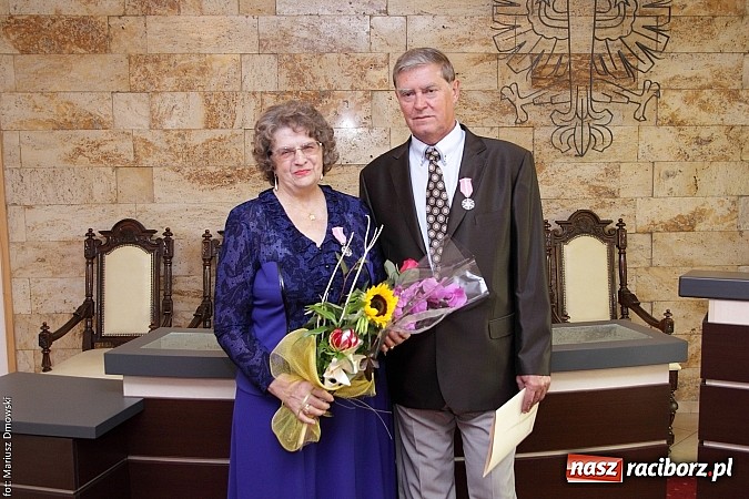 Zdjęcie w galerii na portalu naszraciborz.pl: I że Cię nie opuszczę aż do śmierci - złote gody w Urzędzie Stanu Cywilnego wiadomości z regionu
