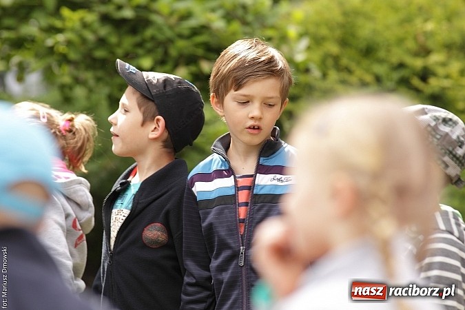 Zdjęcie w galerii na portalu naszraciborz.pl: Wakacyjne czytanie z ZSZ  wiadomości z regionu